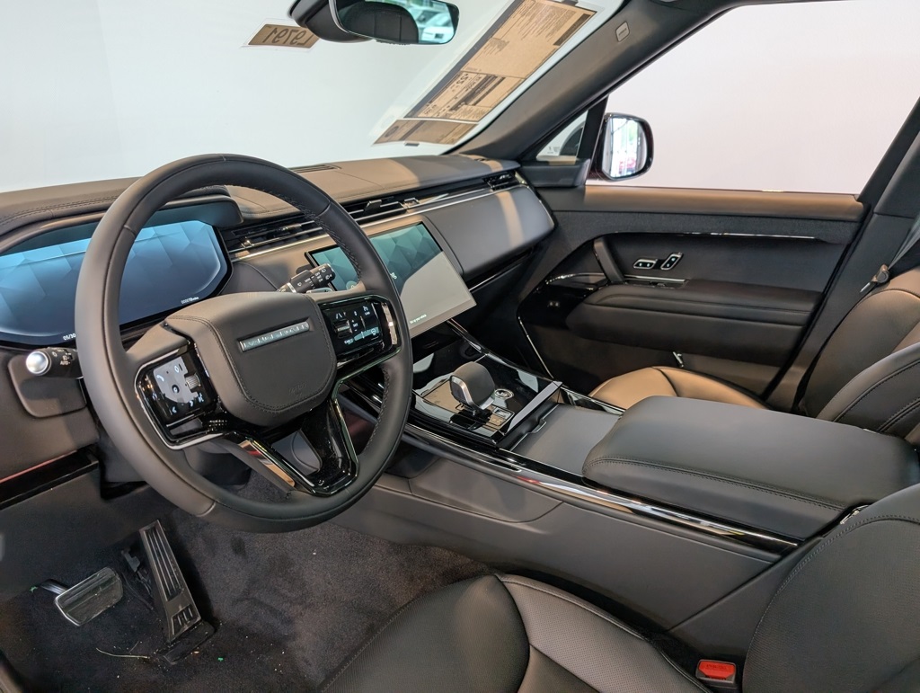 2025 Land Rover Range Rover Sport SE photo 12