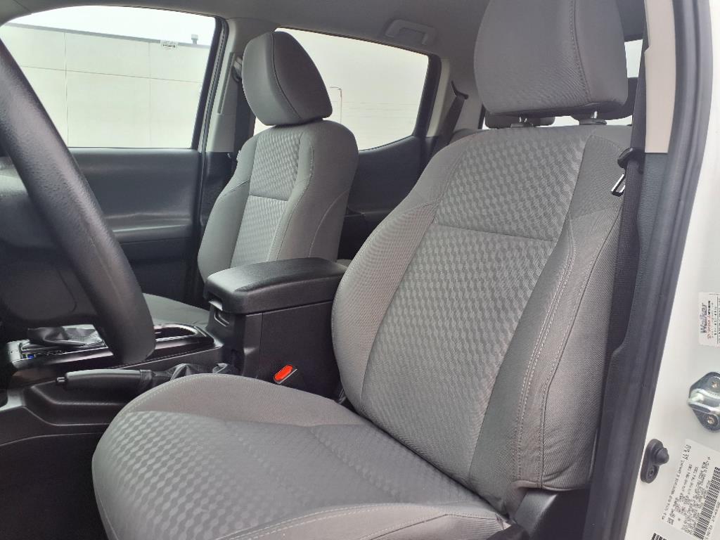 2023 Toyota Tacoma SR 4x4 photo 6