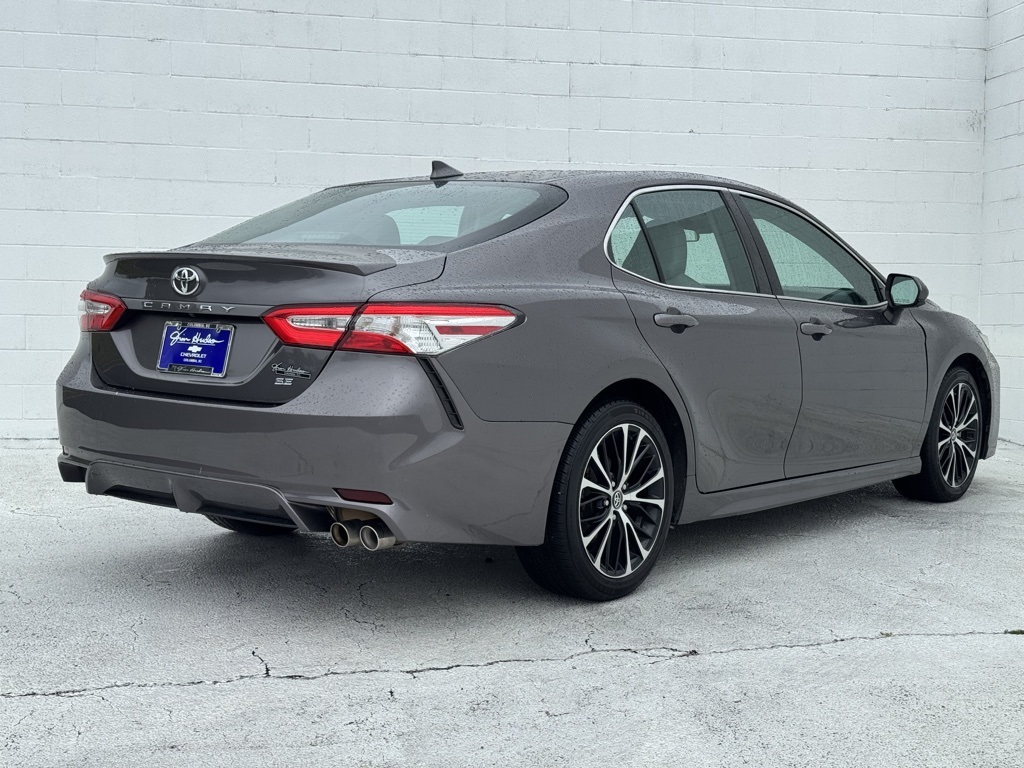 2020 Toyota Camry SE photo 12