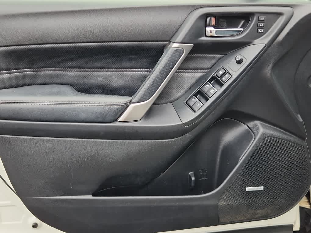2017 Subaru Forester Touring photo 9