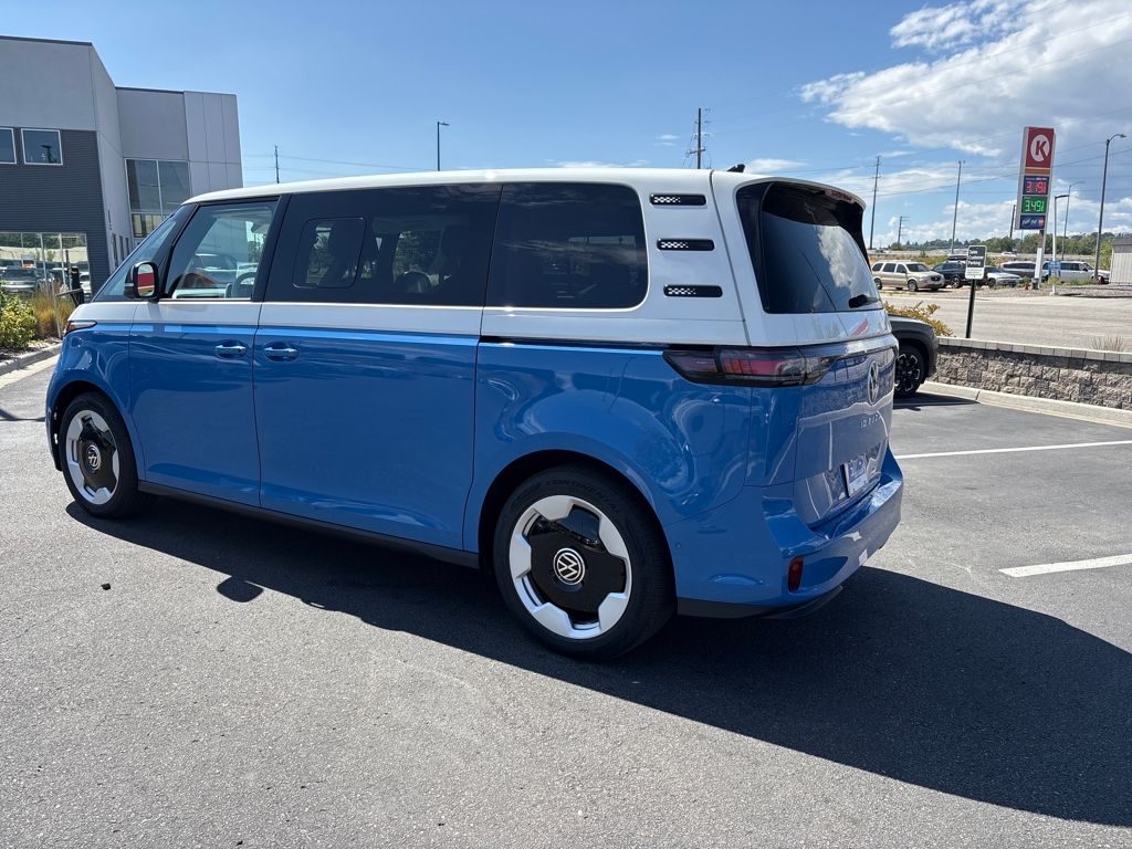 2025 Volkswagen ID. Buzz Pro Plus photo 3