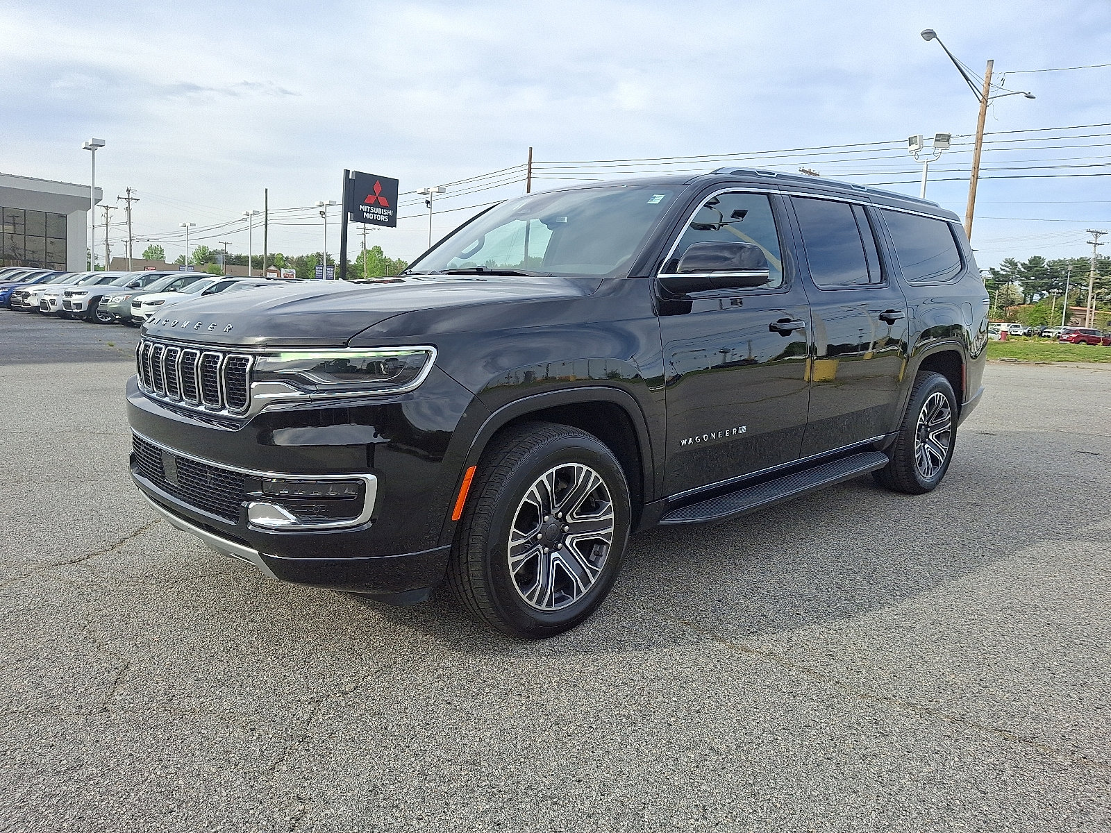 2024 Jeep Wagoneer L Series II photo 3