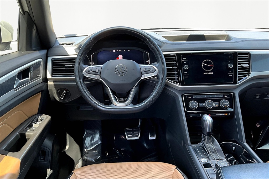 Image 5 of Pre-Owned 2022 Volkswagen Atlas Cross Sport 3.6L V6 SEL Premium R-Line