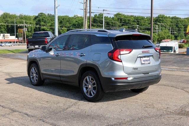 Used 2024 Sterling Metallic GMC SLT image 4