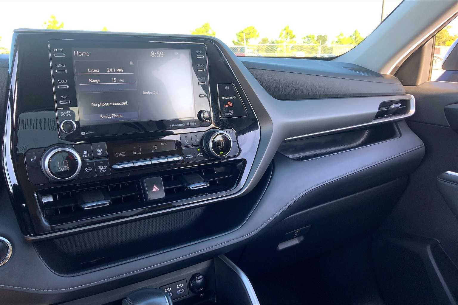 2022 Toyota Highlander XLE photo 30
