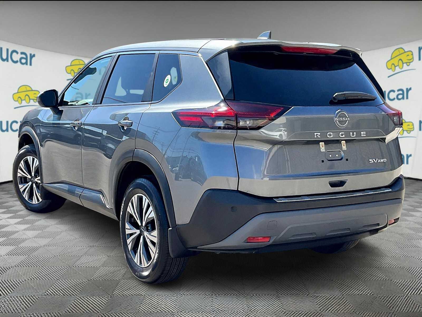 2023 Nissan Rogue SV photo 4