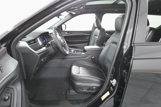 2025 Jeep Grand Cherokee Limited photo 11