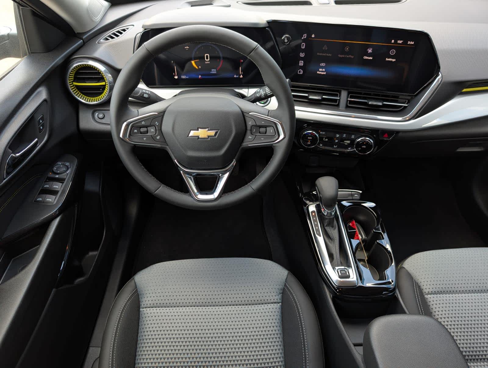 2025 Chevrolet Trax LT photo 14