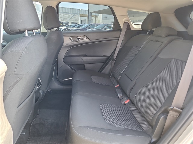 2023 Kia Sportage Hybrid LX photo 11