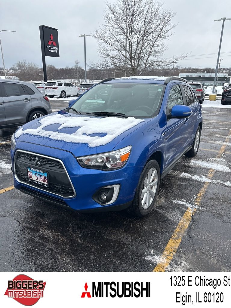 2025 Mitsubishi Outlander Sport LE's photo