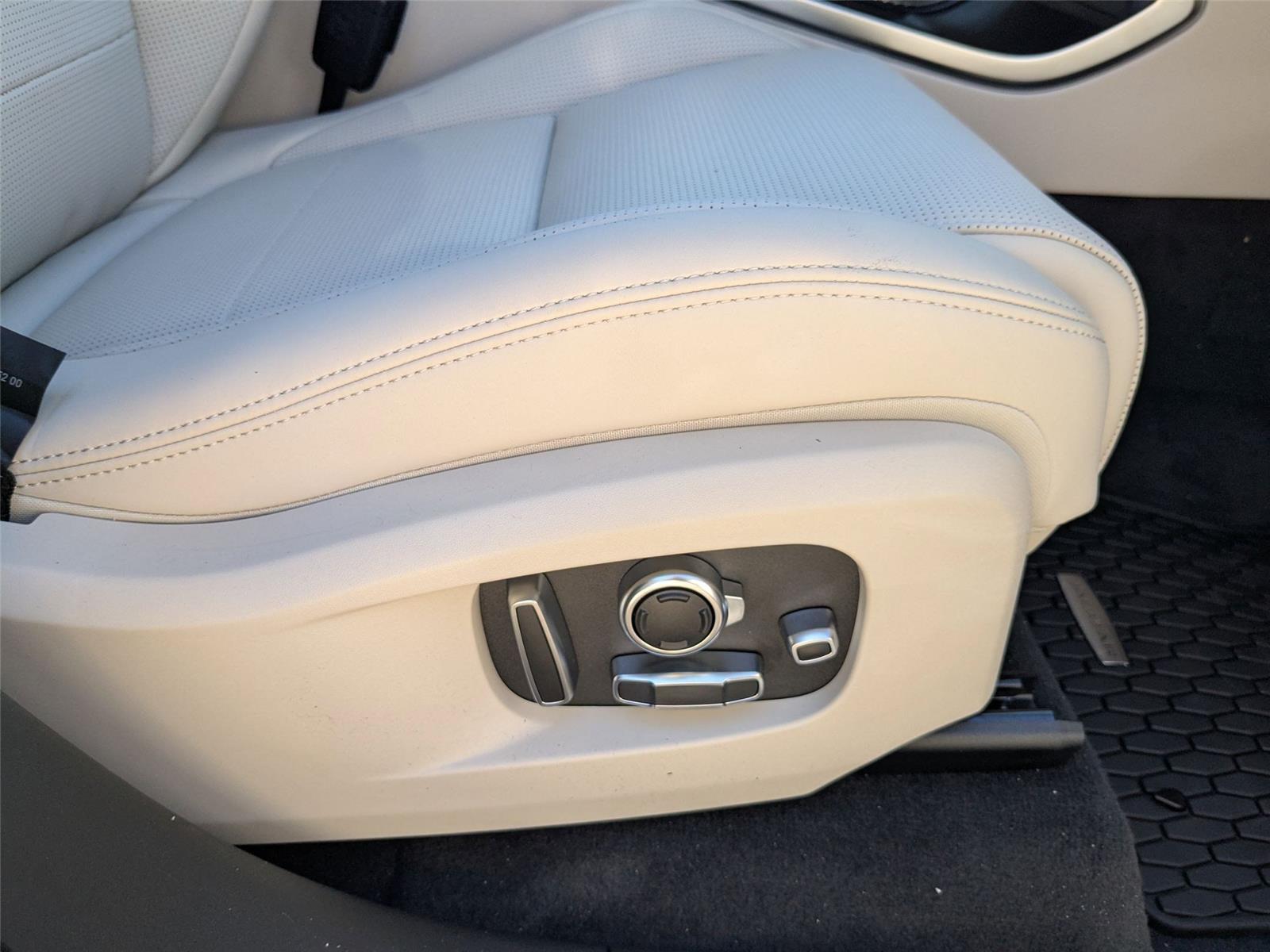 2026 Jaguar F-PACE P250 R-Dynamic S photo 30