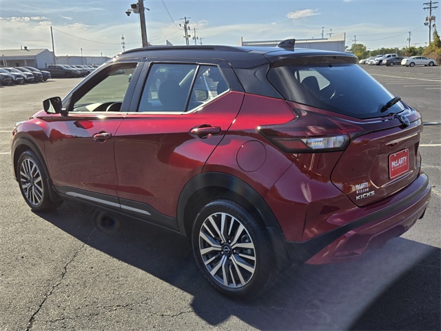 2023 Nissan Kicks SR photo 4