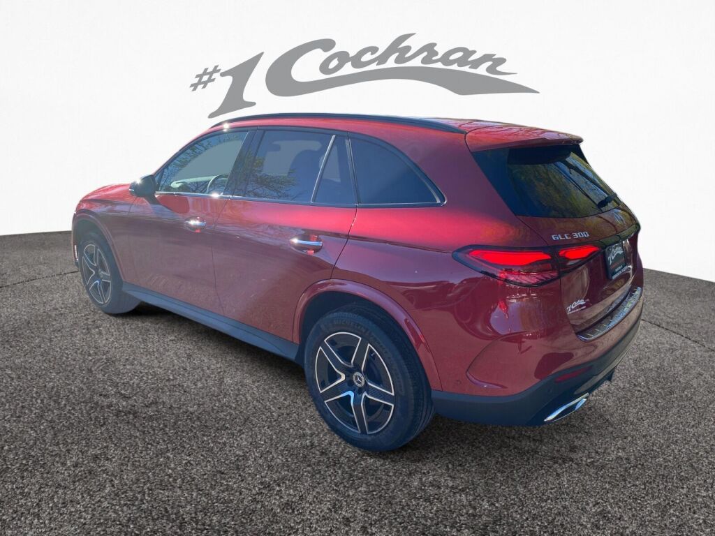2025 Mercedes Benz GLC 300 4MATIC photo 4