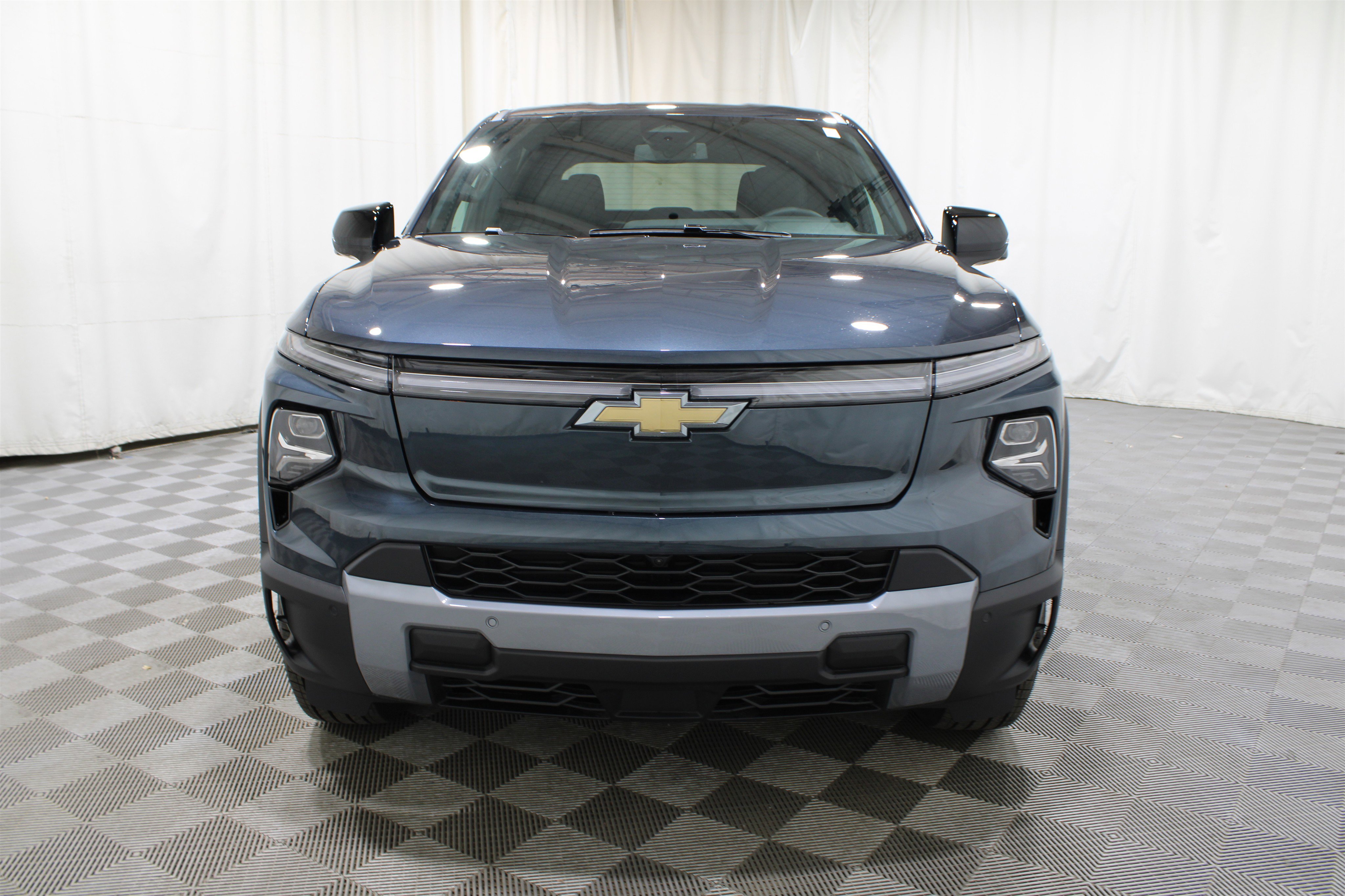 2025 Chevrolet Silverado EV LT photo 13