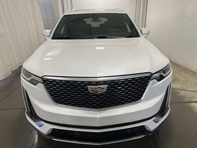 2022 Cadillac XT6 Premium Luxury photo 2