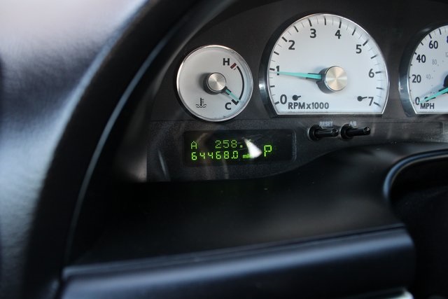 2005 Ford Thunderbird Base photo 13