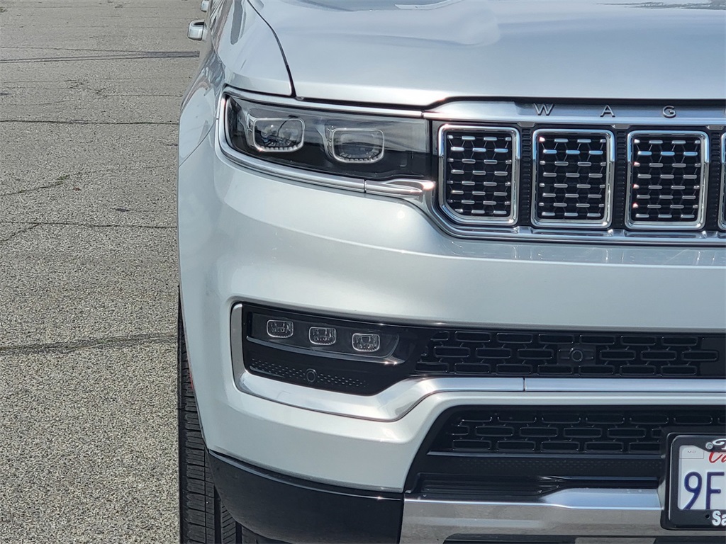 2022 Jeep Grand Wagoneer III photo 3