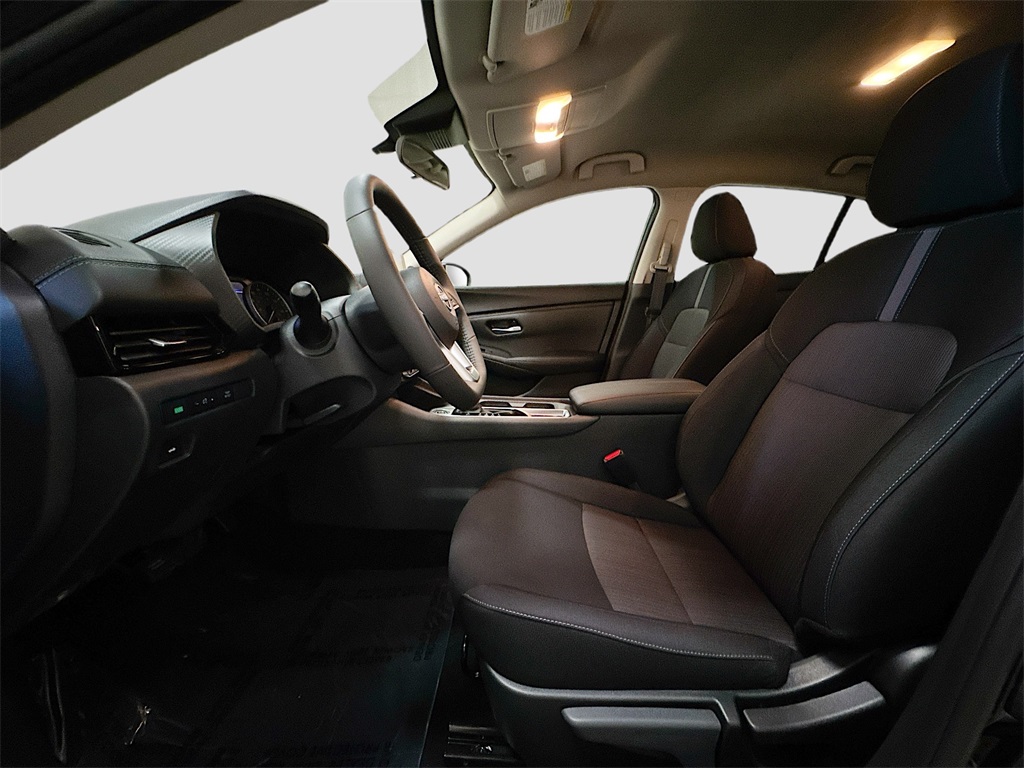 2025 Nissan Sentra SV photo 5