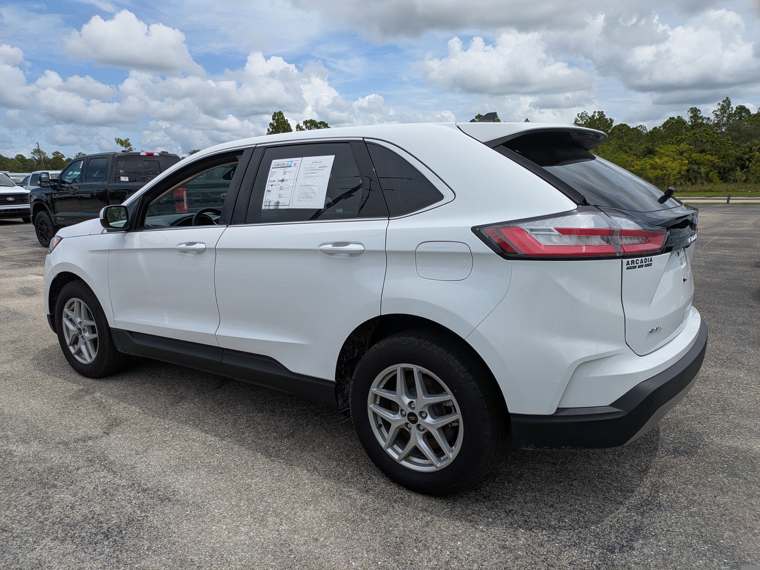 2024 Ford Edge SEL photo 5