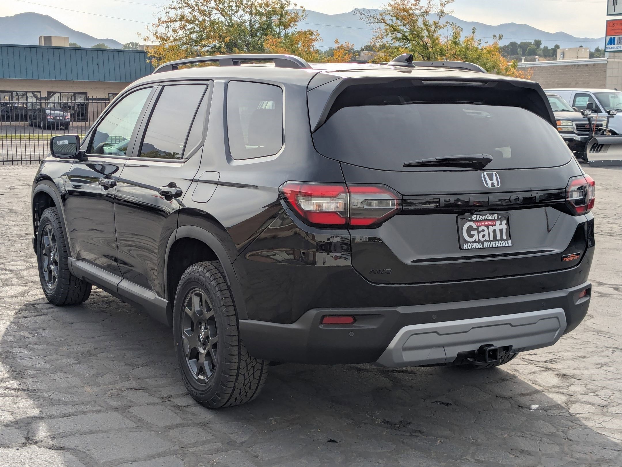 2025 Honda Pilot TrailSport photo 5
