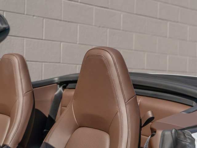 2025 Porsche 911 photo 18