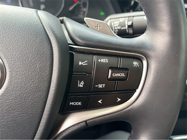 2025 Lexus ES 300h Premium photo 32