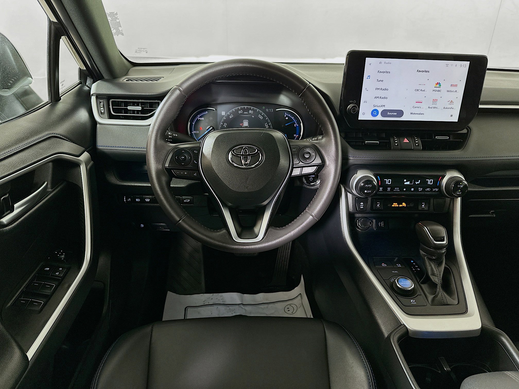 2024 Toyota RAV4 Hybrid XSE photo 18