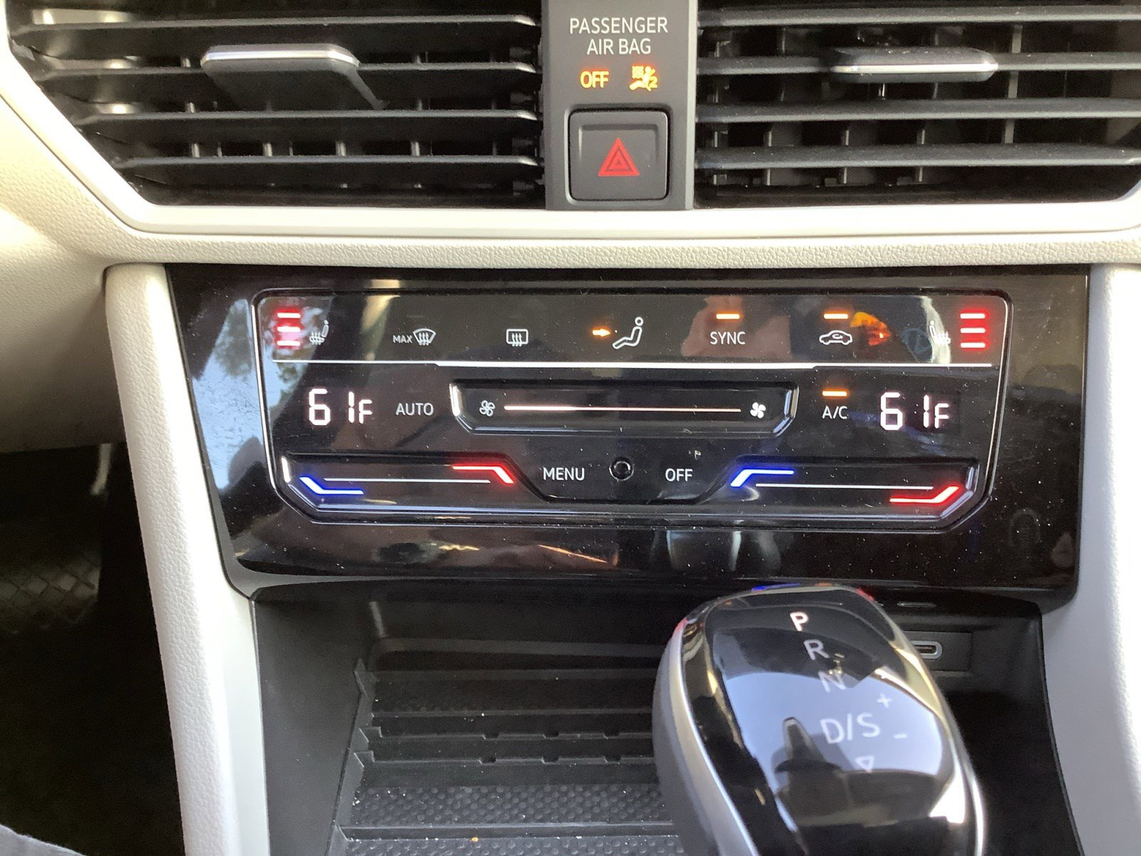 2025 Volkswagen Jetta SE photo 22