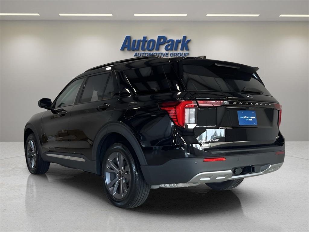 2025 Ford Explorer photo 5