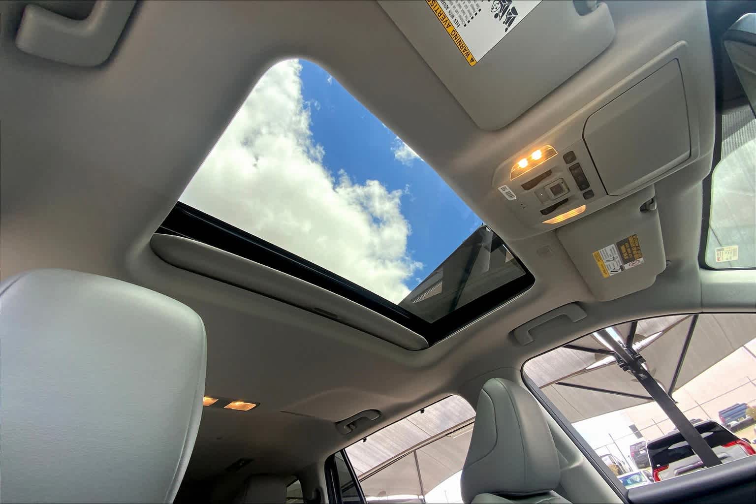 2022 Toyota Highlander XLE photo 23