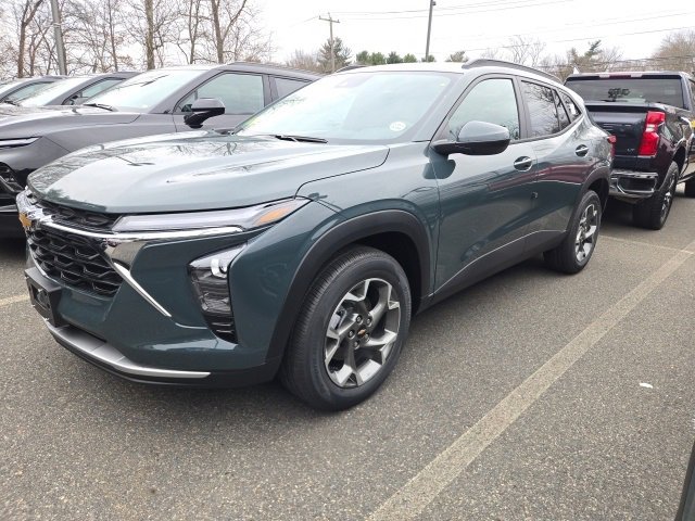 2026 Chevrolet Trax LT photo 3