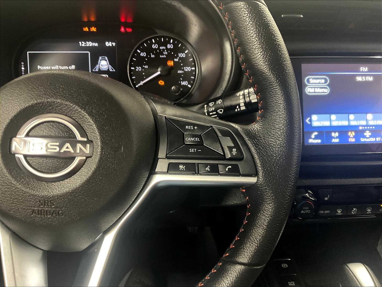 2023 Nissan Kicks SR photo 22