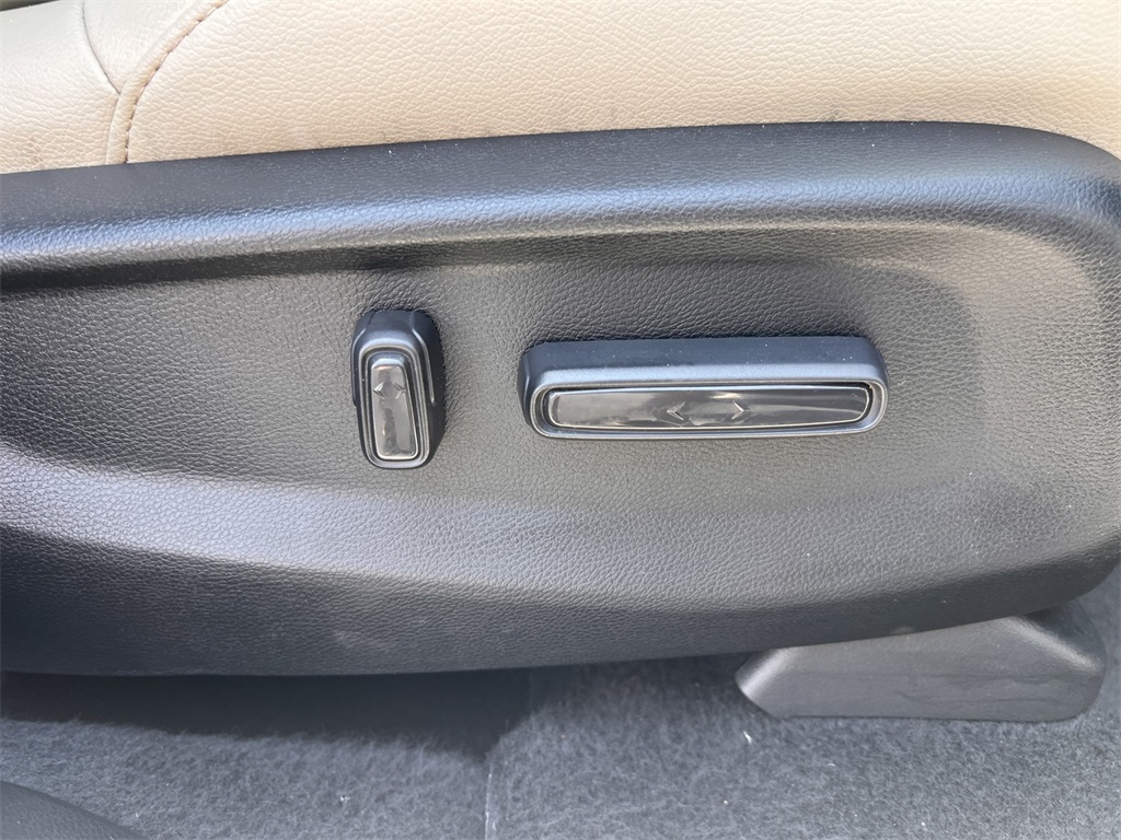 2021 Honda CR-V Hybrid Touring photo 18