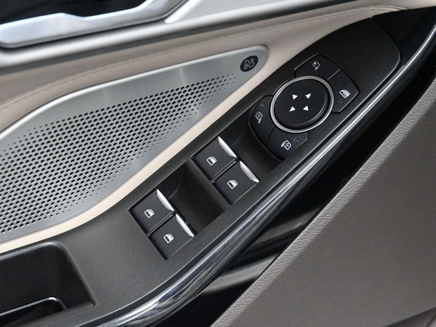 2022 Ford Explorer Platinum photo 12