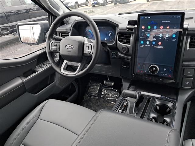 2025 Ford F-150 Lightning photo 22