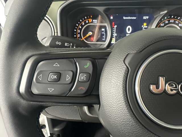 2025 Jeep Gladiator Mojave photo 13