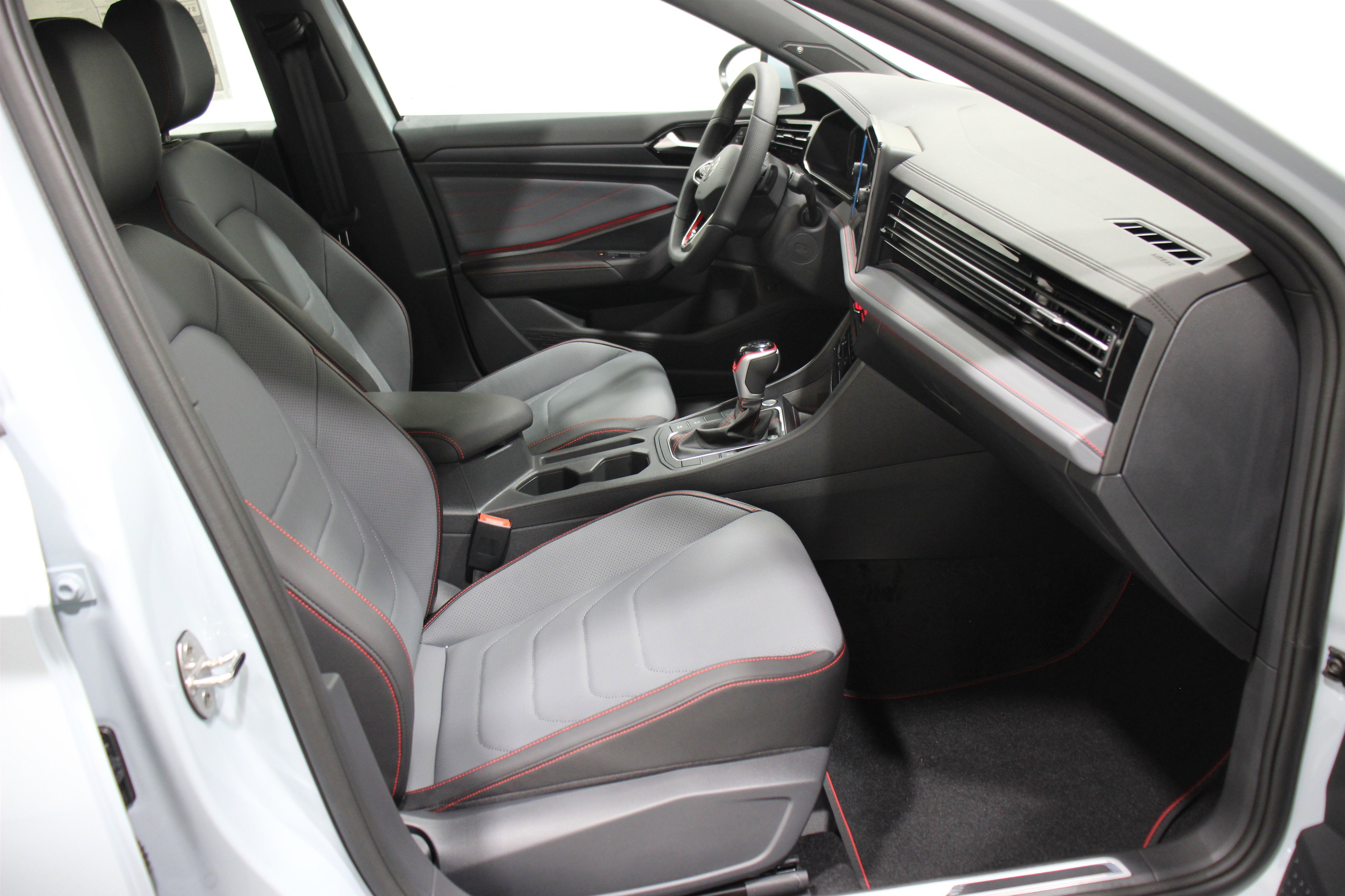 2025 Volkswagen Jetta GLI Autobahn photo 17