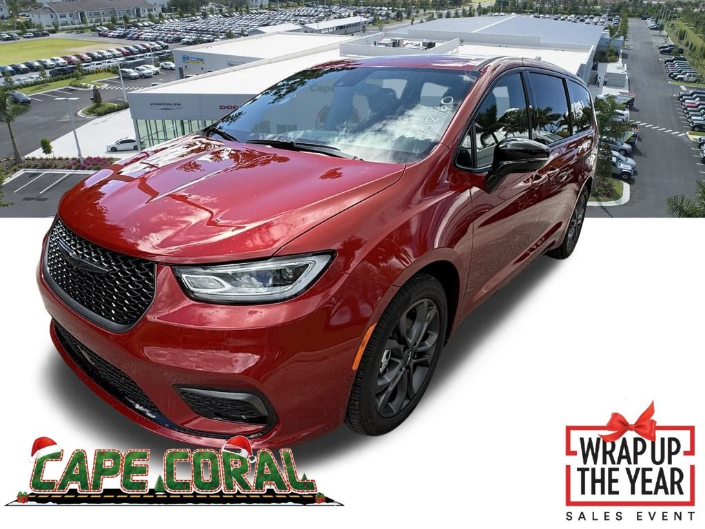 2026 Chrysler Pacifica Select's photo