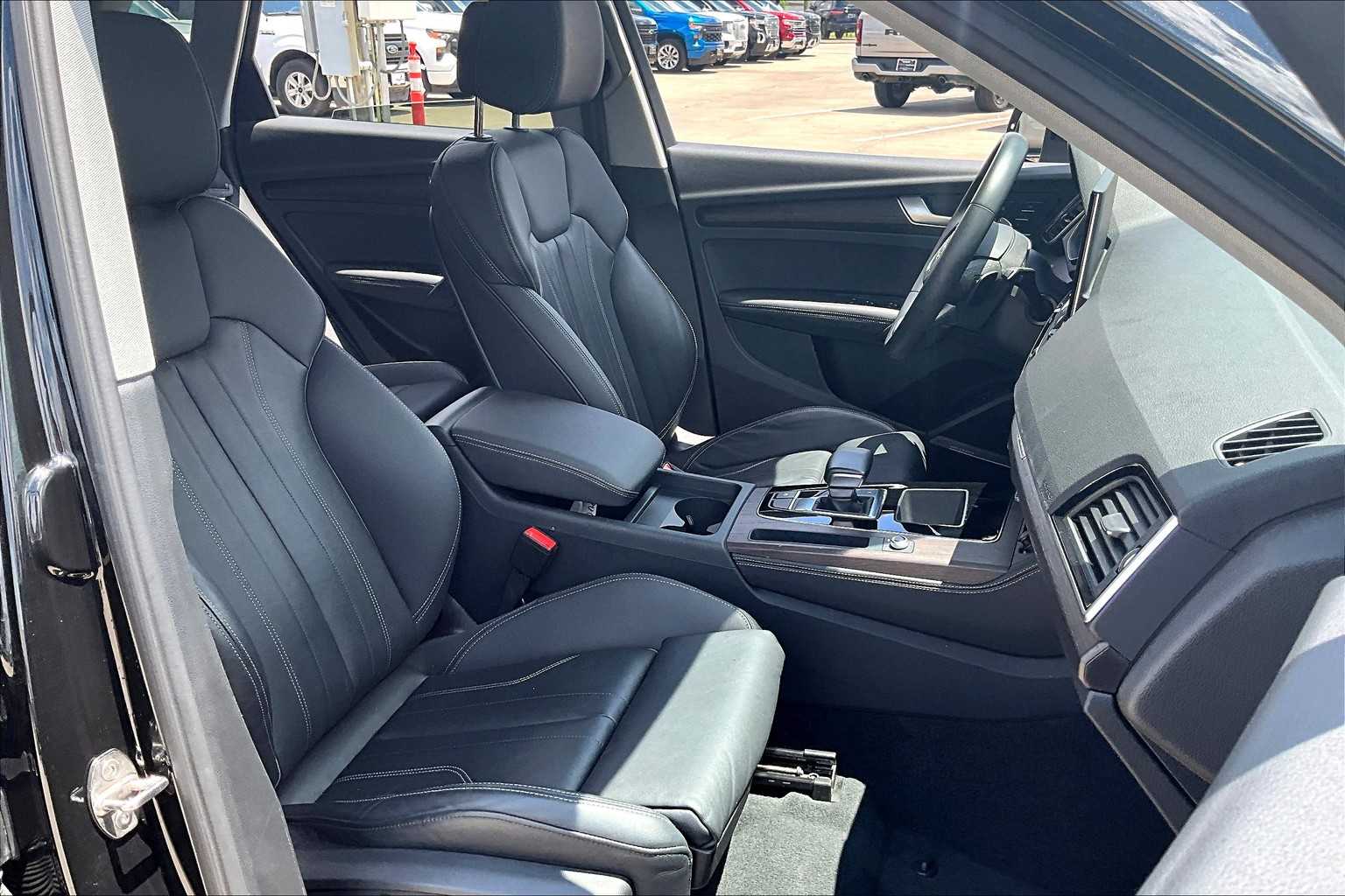 2024 Audi Q5 S line Premium Plus photo 8
