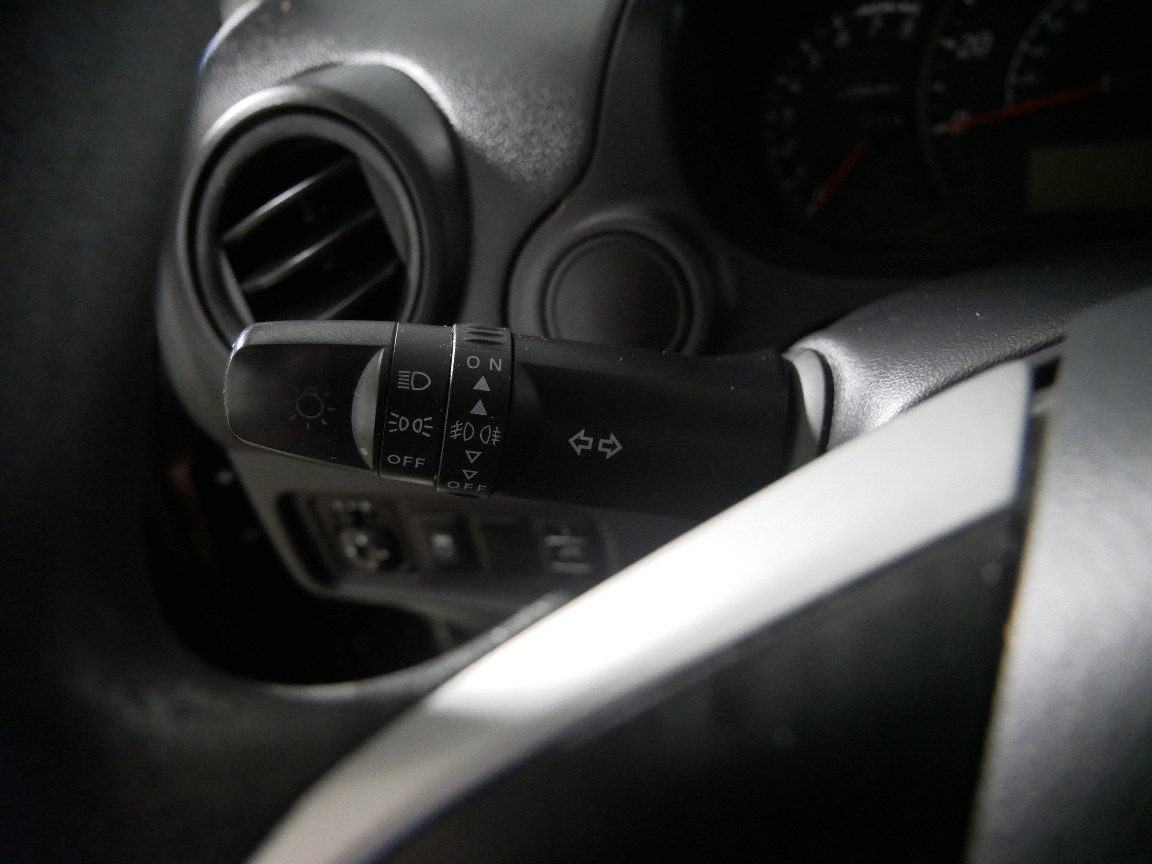 2017 Mitsubishi Mirage ES photo 28