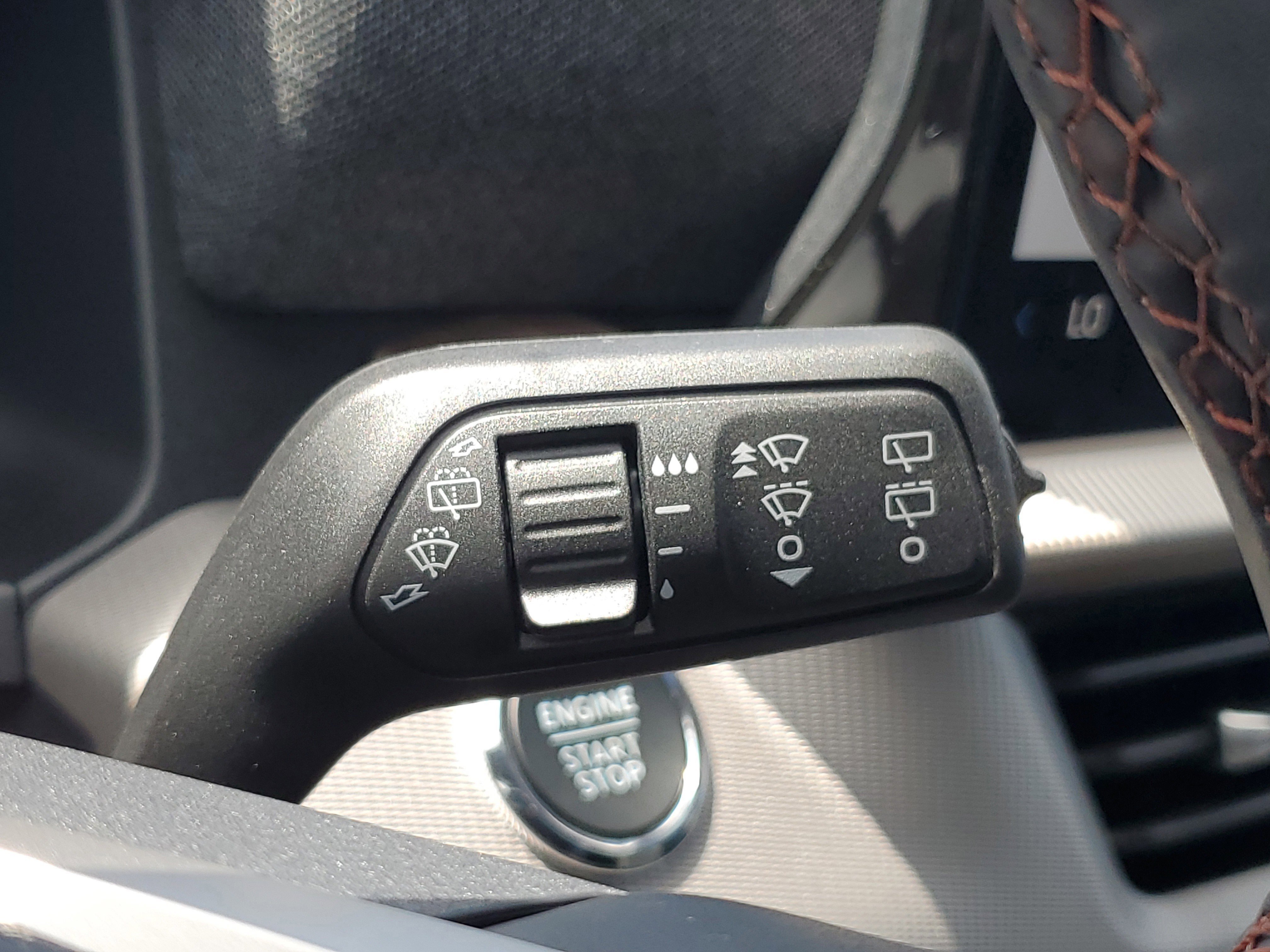 2025 Ford Explorer photo 6