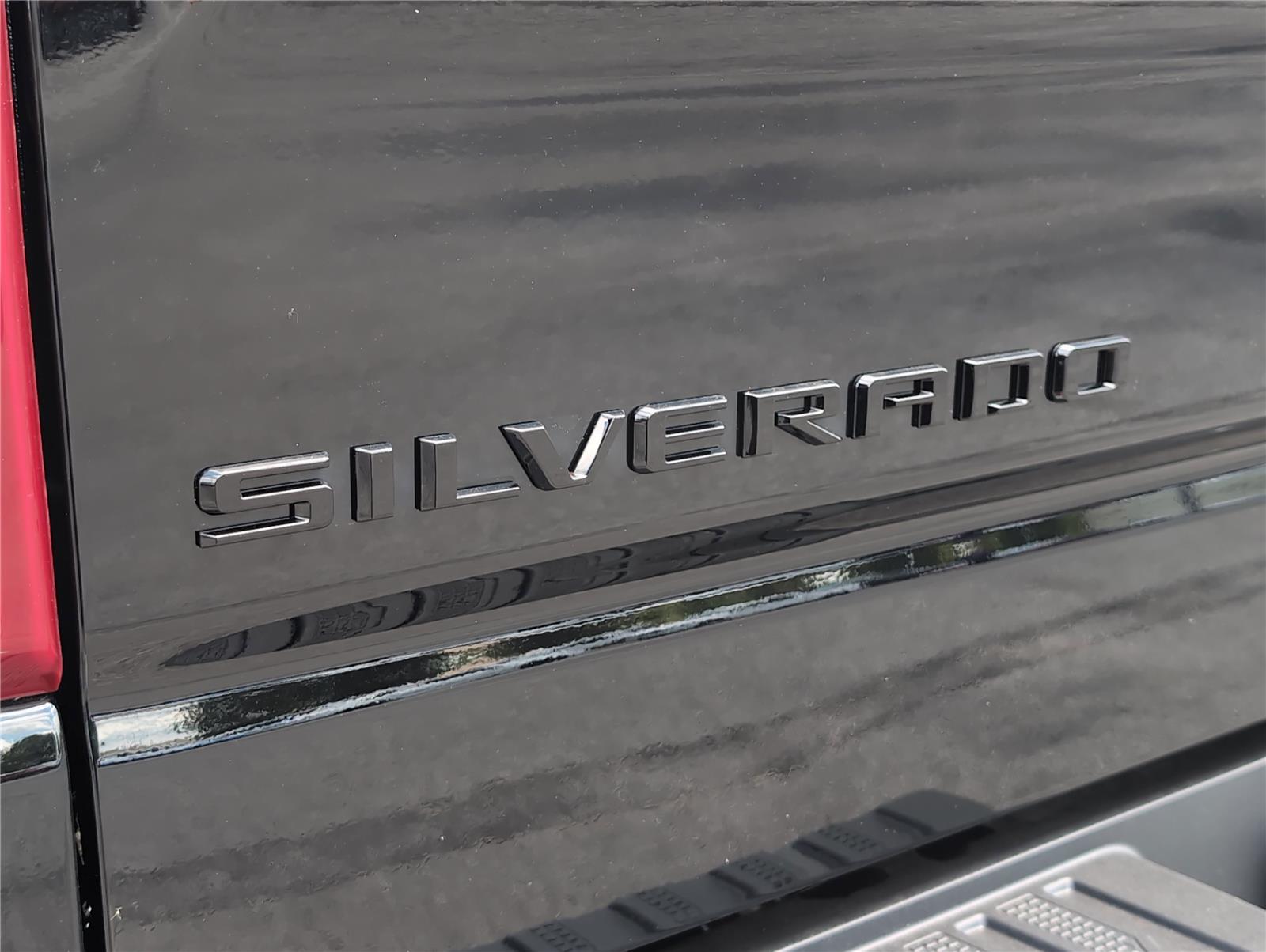 2025 Chevrolet Silverado 1500 Custom photo 28