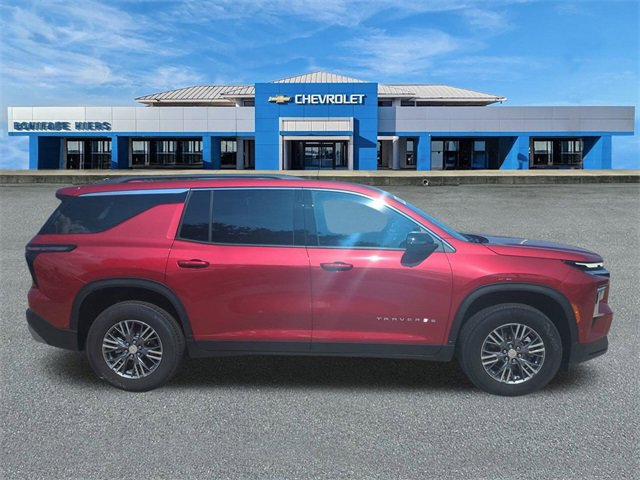 2025 Chevrolet Traverse photo 2