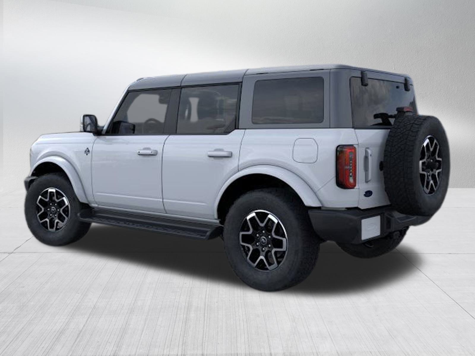 2025 Ford Bronco Outer Banks photo 3