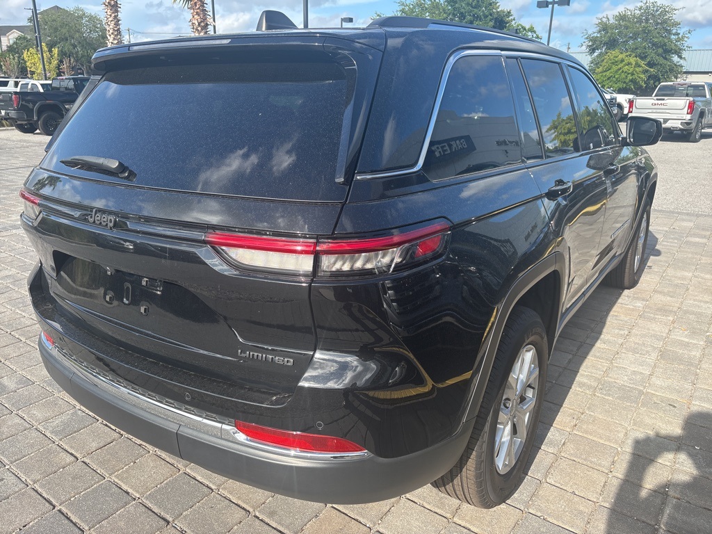 2023 Jeep Grand Cherokee Limited photo 4