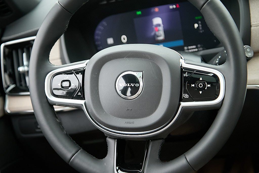 2026 VOLVO XC90 - Image 26