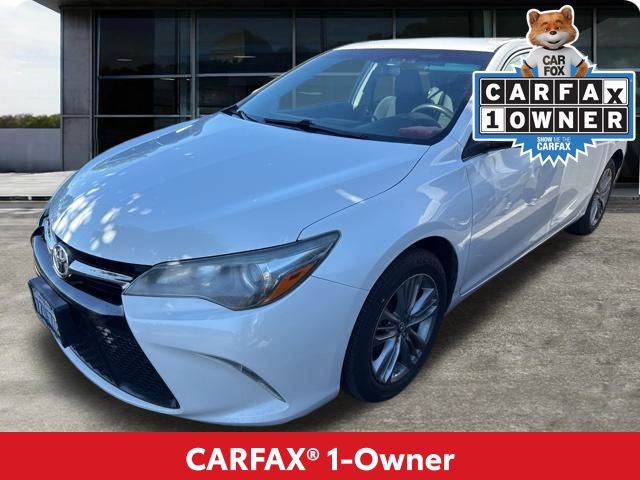 2017 Toyota Camry SE photo 2