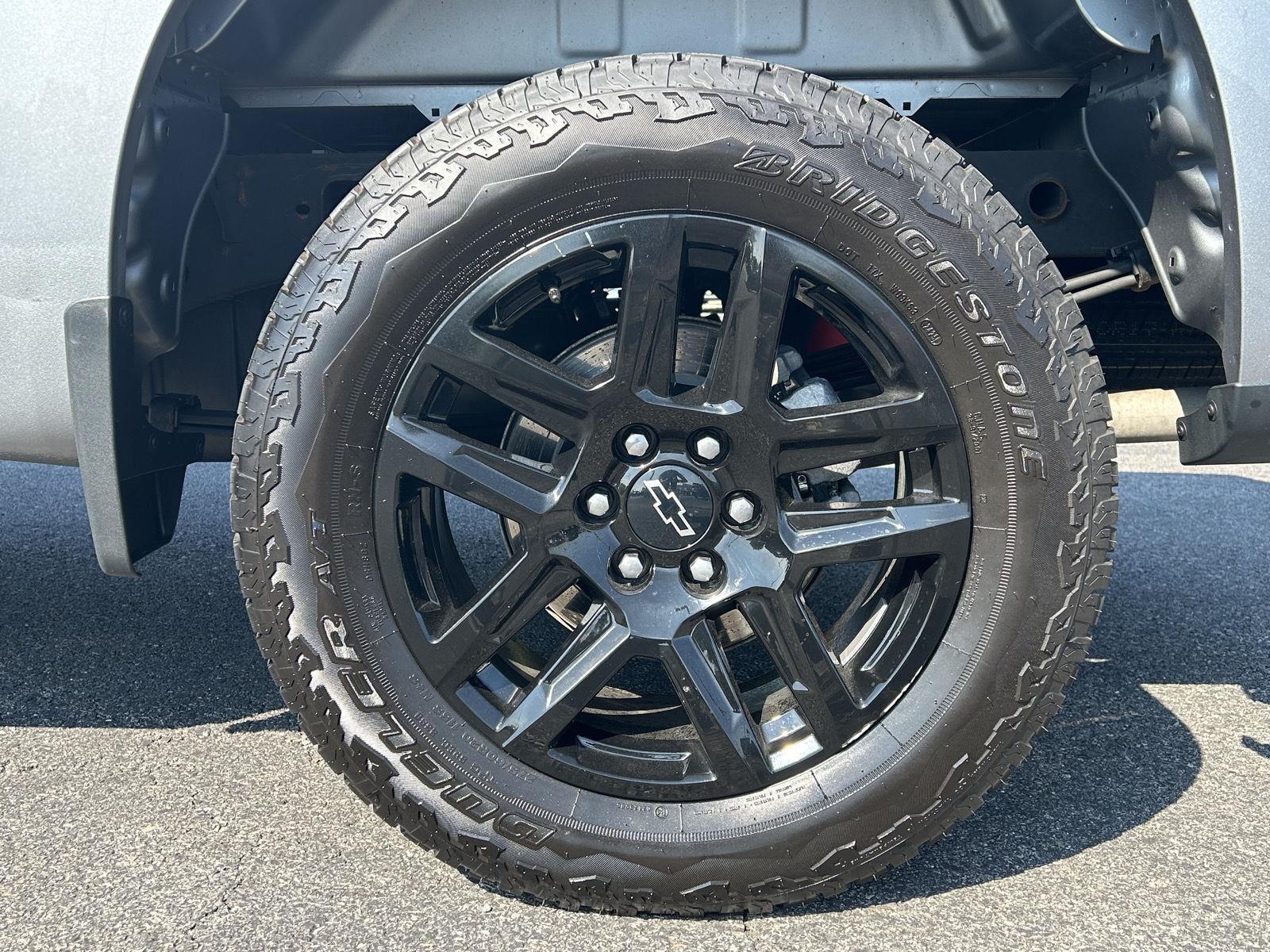 2023 Chevrolet Silverado 1500 RST photo 7