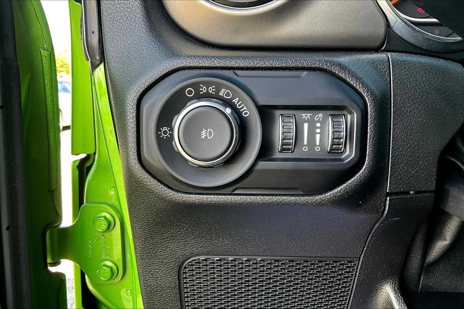 2019 Jeep Wrangler Sport S photo 29