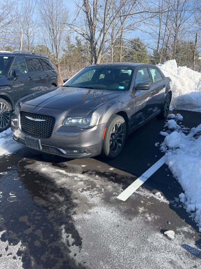 2018 Chrysler 300 S's photo